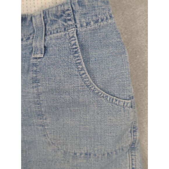 Vintage Women's 2003 Levi's Denim Jean Shorts Size 8 (31x4) Zipper Fly - Picture 3 of 13